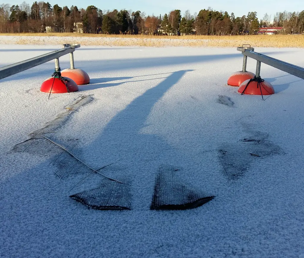 Seaboost-Powerturf-winter.webp