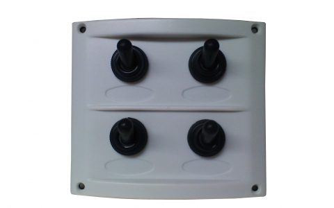 4-katk.paneeli 12V, roisketiiv vipukytkimillä, 110x100mm