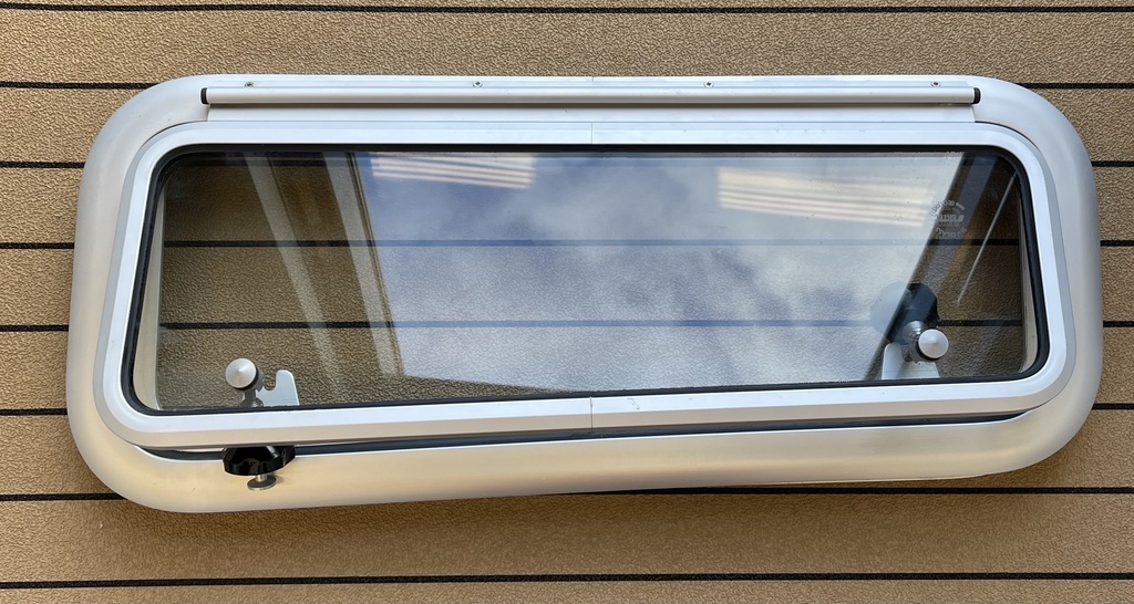 Avattava runkoikkuna 255(235) x 600 mm asen. 235 x 580