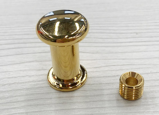 Vaatekoukku Cabin, messinki 